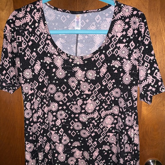 S LuLaRoe Perfect T - Picture 1 of 3